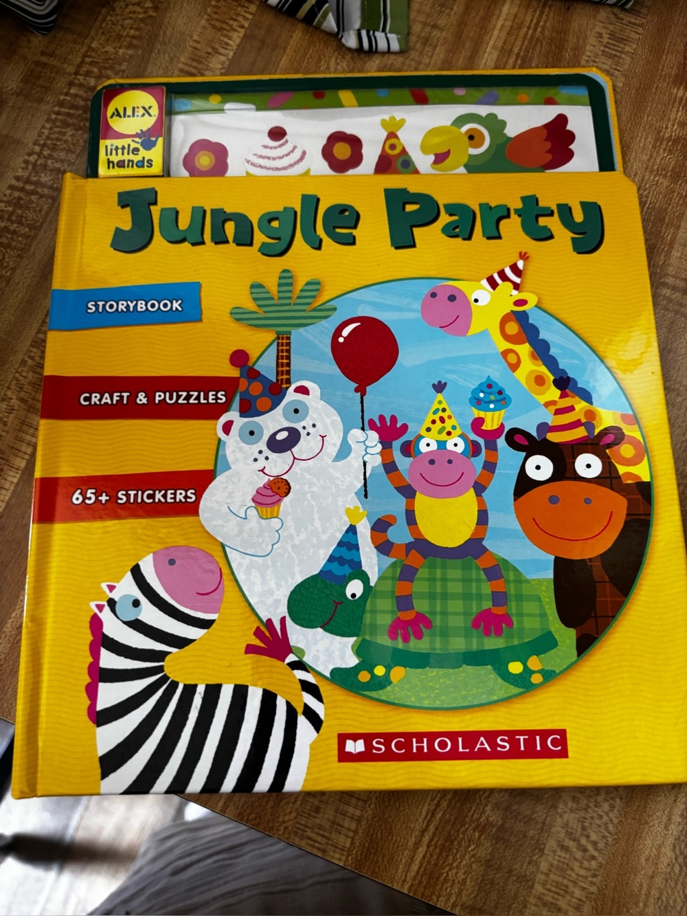 Scholastic Jungle Party Activity Storybook Set - Yellow, Red, Blue, Green